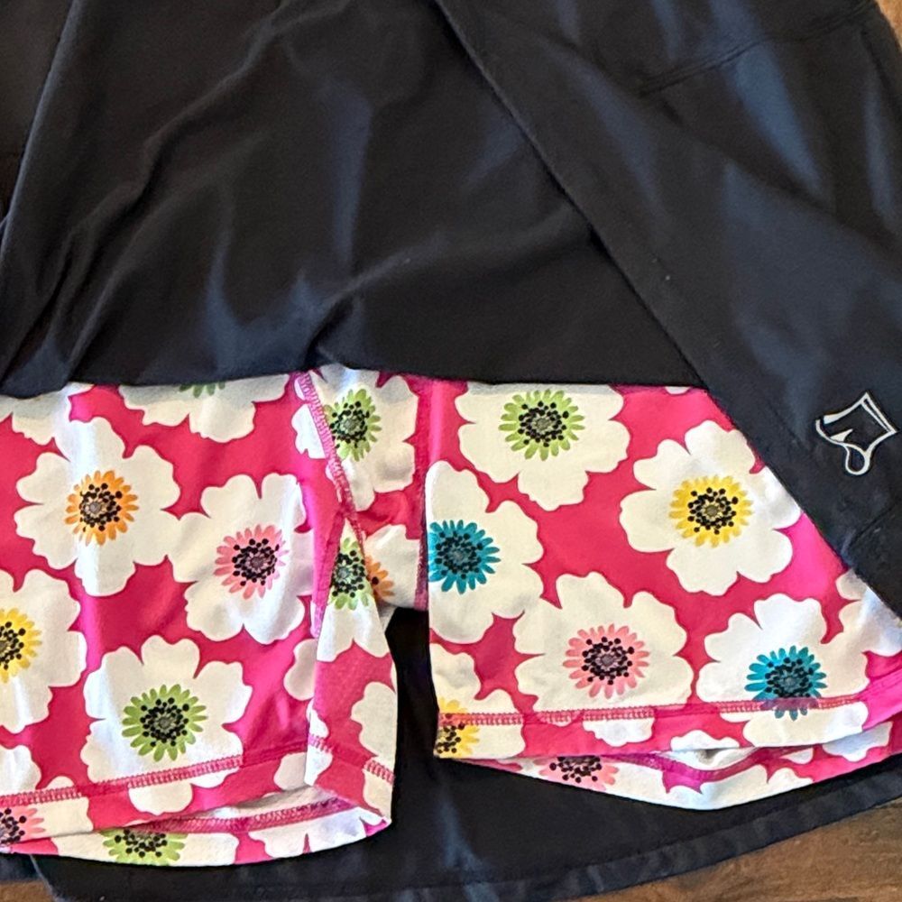 Skirt sports Black Active Skort with Pink Floral Side Panel - Picture 4 of 6